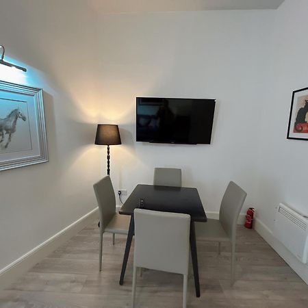 King'S Stable 2 Rooms Edinburgh Bagian luar foto